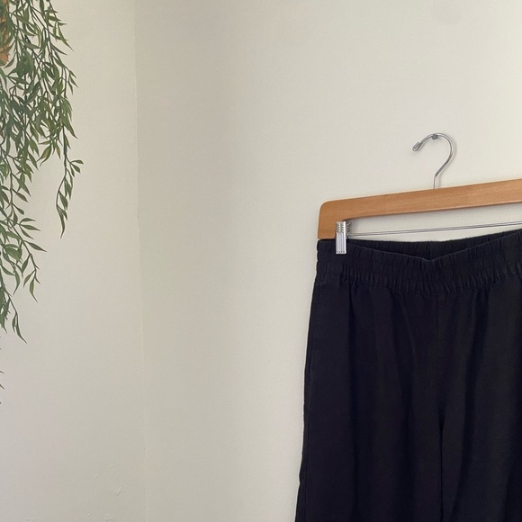 Old Navy Linen Blend Wide-Leg Pants - Picture 2 of 2